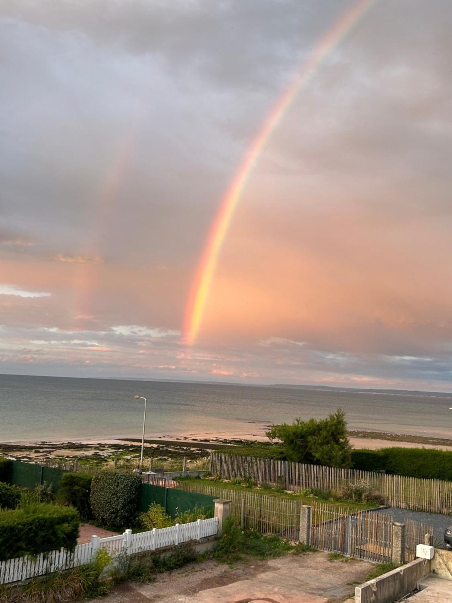 Entre Ciel Et Mer Luc-sur-Mer Exterior photo